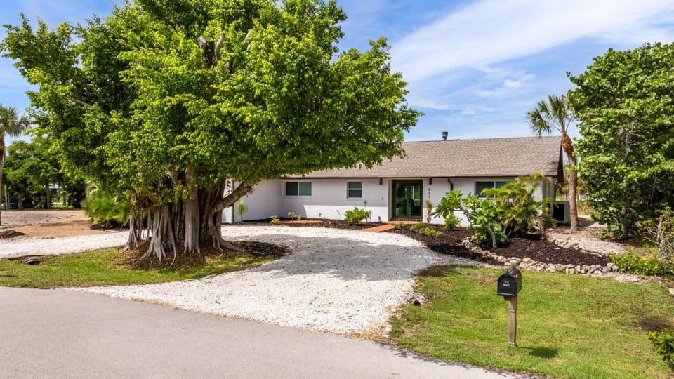 Banyan Beach House House in Sanibel Island
