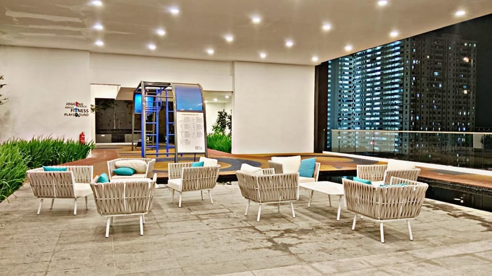 urban suites 3BR 10pax b30 infinity pool Apartment in George Town