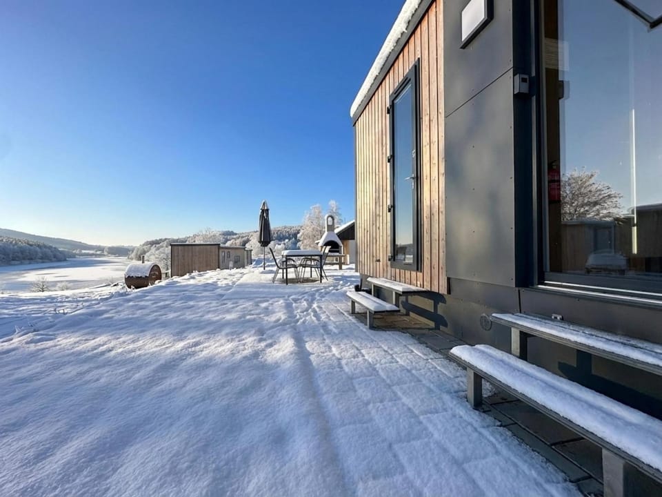 Property building, Winter