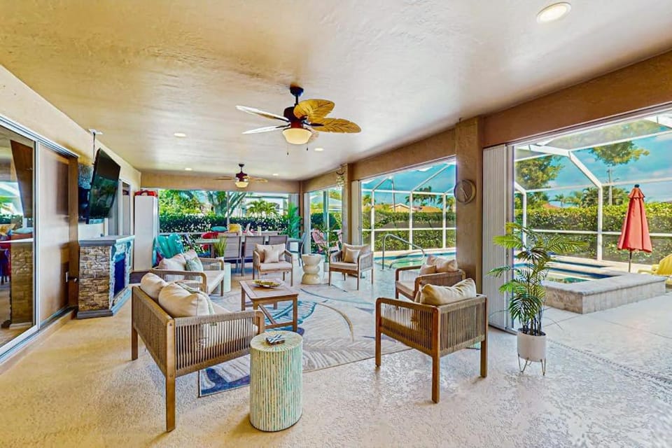 Pelican Paradise House in Cape Coral