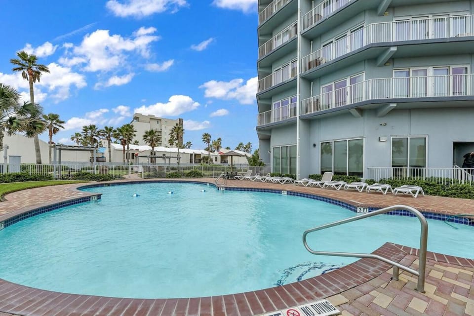 Gorgeous 9th Floor Ocean Front at Aquarius Resort Apartment in South Padre Island