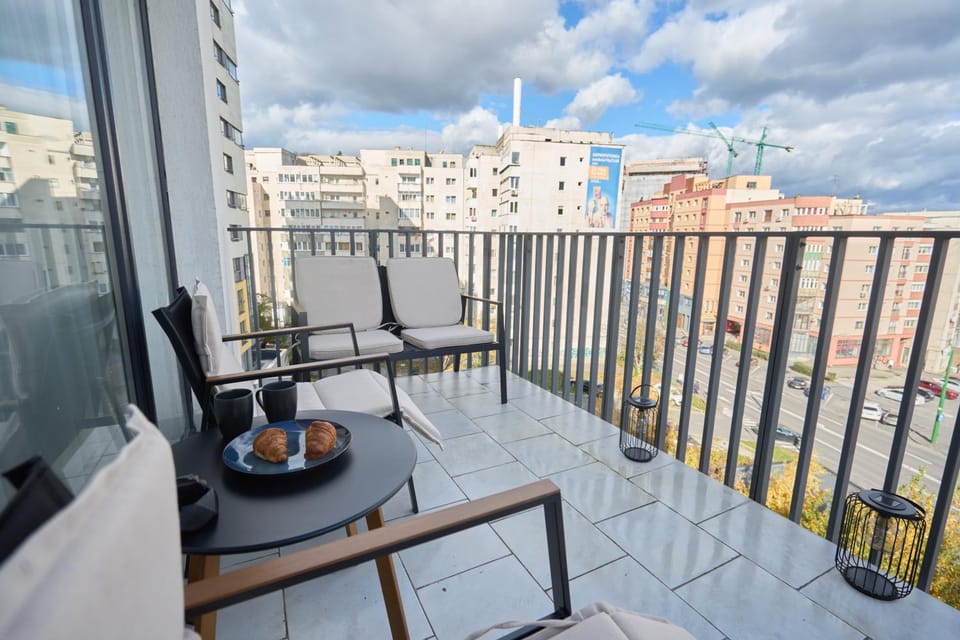 Patio, Balcony/Terrace, Seating area, City view