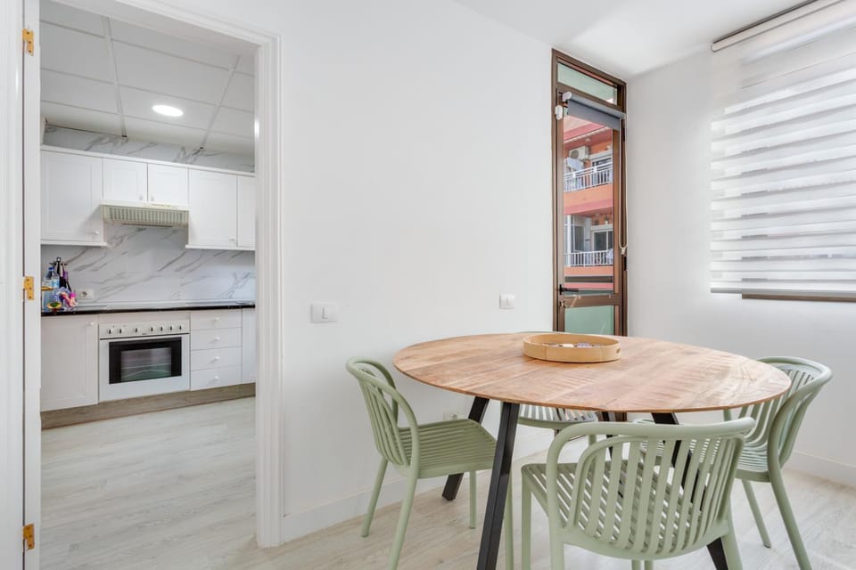 Property building, Kitchen or kitchenette, Living room