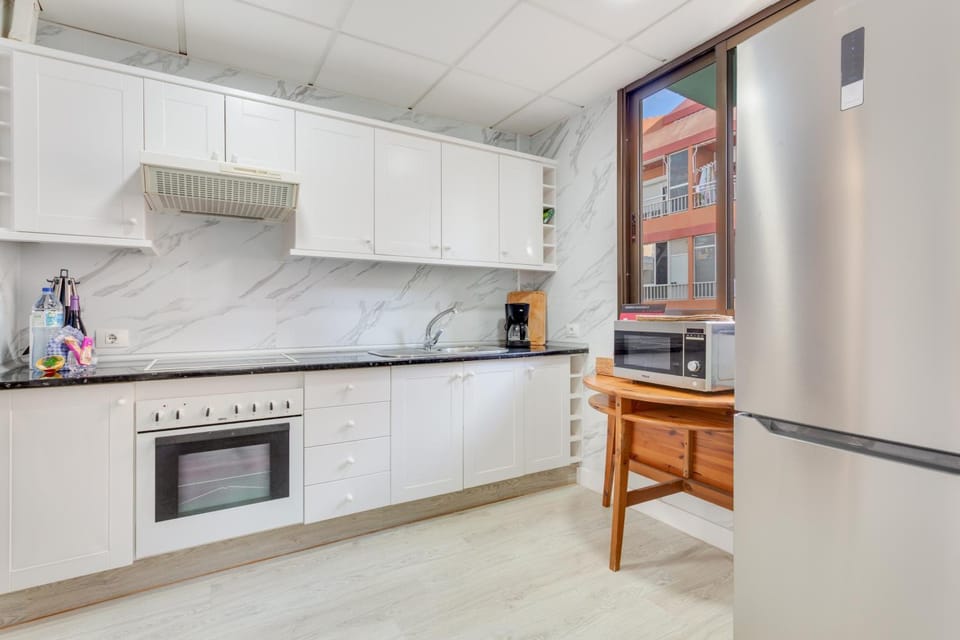 Kitchen or kitchenette, Living room
