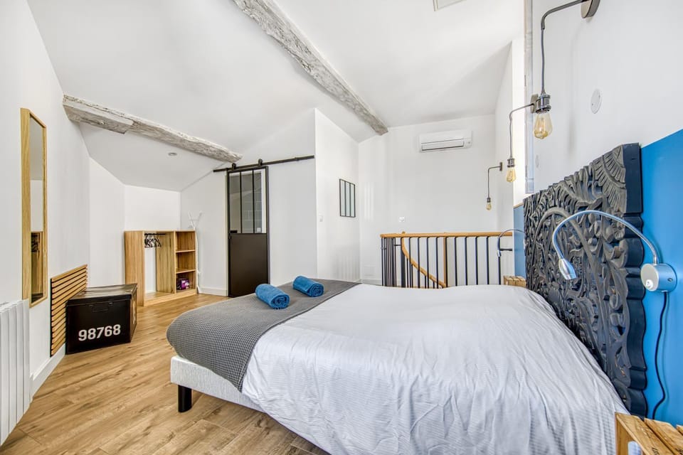 Property building, Living room, Bedroom