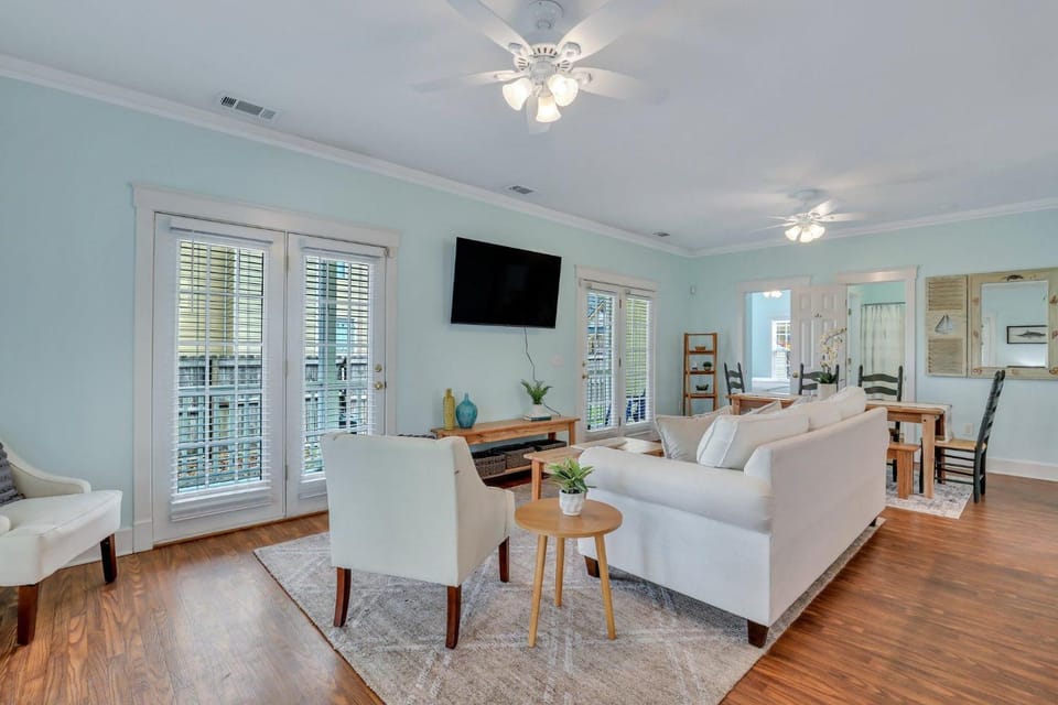 Thunderbolt Bungalow by Lucky Savannah House in Savannah