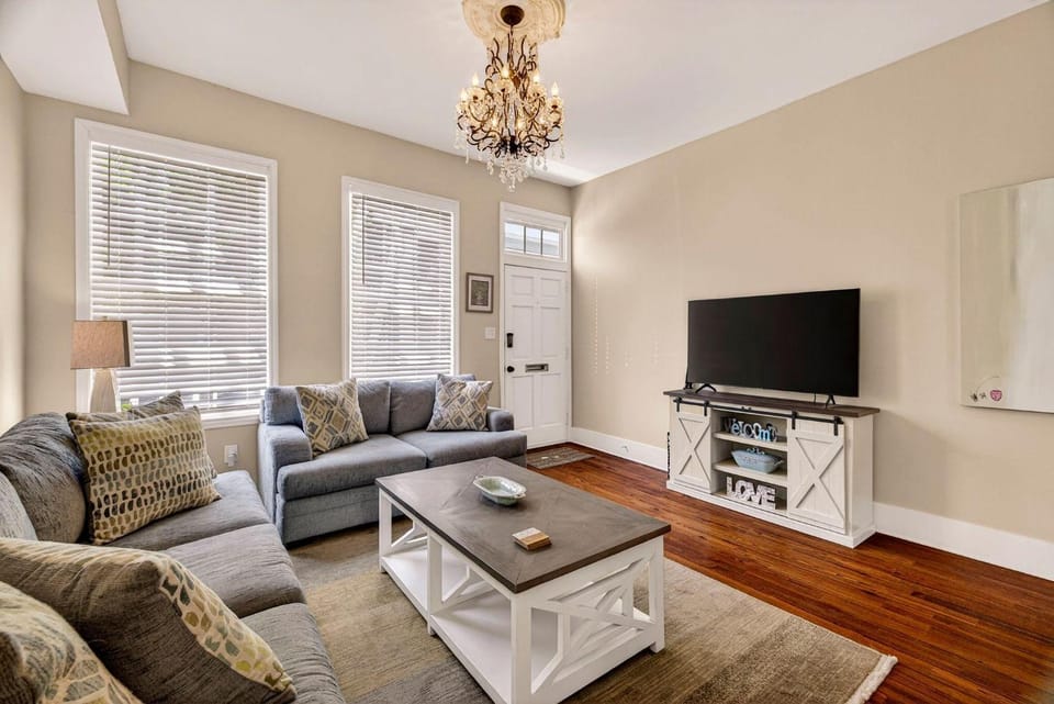 Squareside Serenity by Lucky Savannah House in Savannah