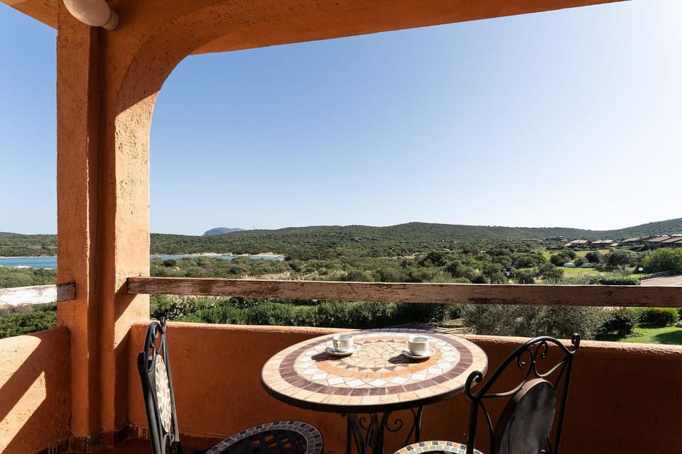 Relaxing BaiaDeBahas 1BedApt Bilo4 sleeps4 SeaView Apartment in Sardinia
