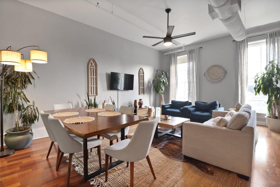 Gem Above Broughton by Lucky Savannah House in Savannah