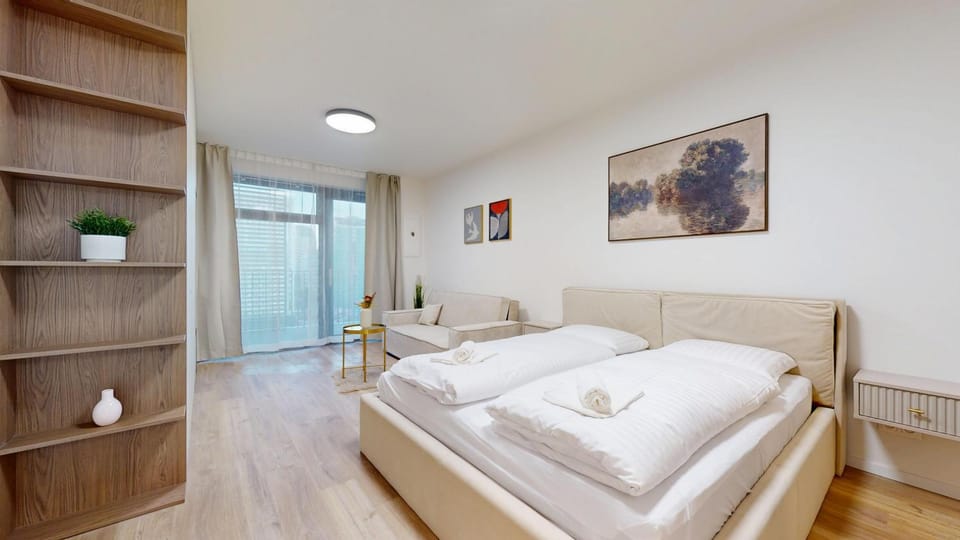 Bed, Photo of the whole room, Bedroom, towels
