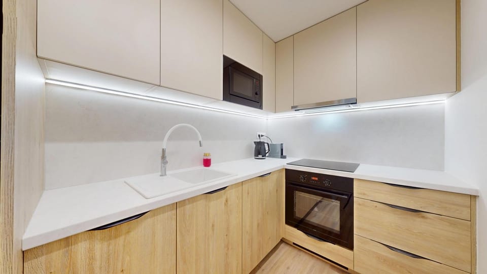 Coffee/tea facilities, Kitchen or kitchenette, dishwasher, stove