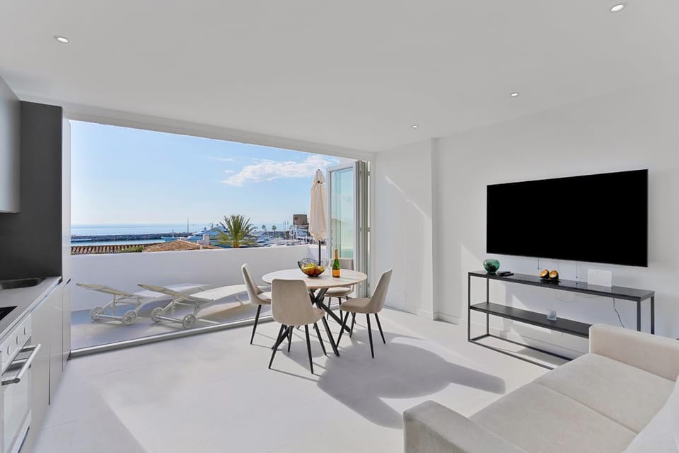 Molo Banus Apartment seafront by Molo Residences Apartment in Marbella
