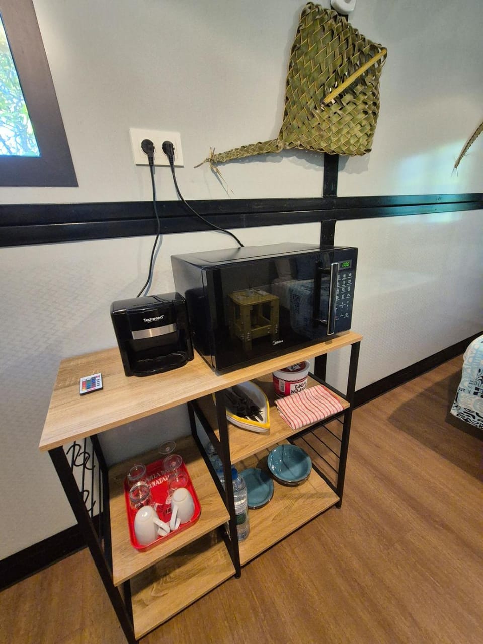 Coffee/tea facilities, Breakfast, Continental breakfast