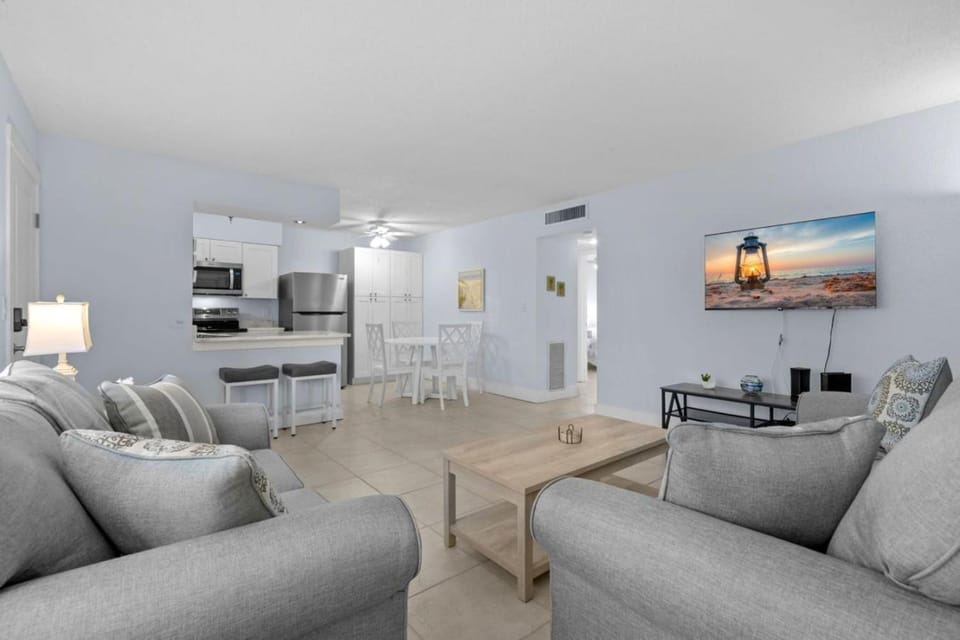 Kitchen or kitchenette, Seating area
