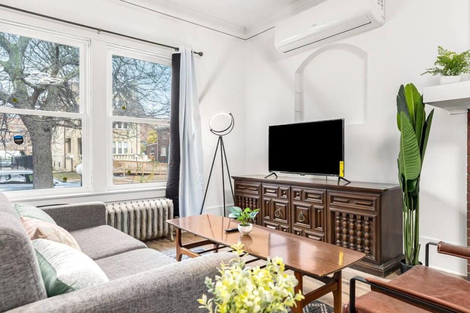 Cozy Inn Holbrook NorthEnd Apartment in Detroit