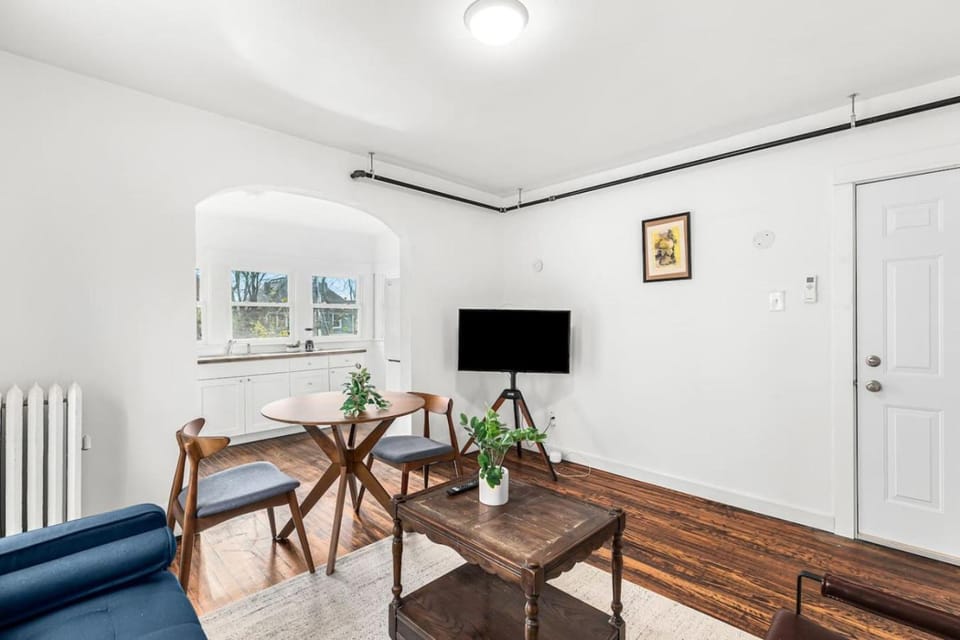Luxury Holbrook Apartment Apartment in Detroit