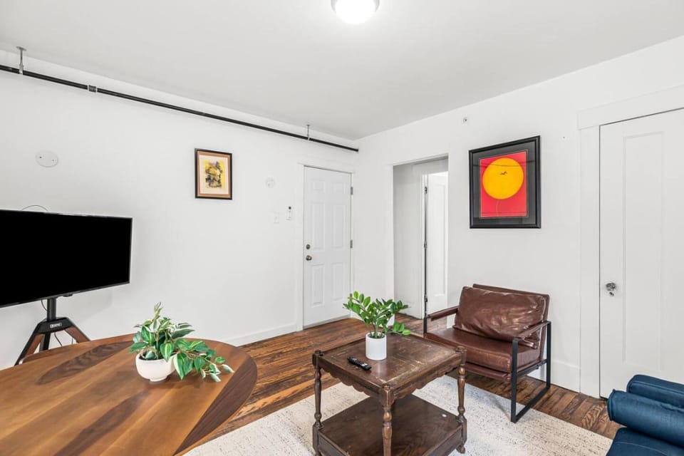 Luxury Holbrook Apartment Apartment in Detroit