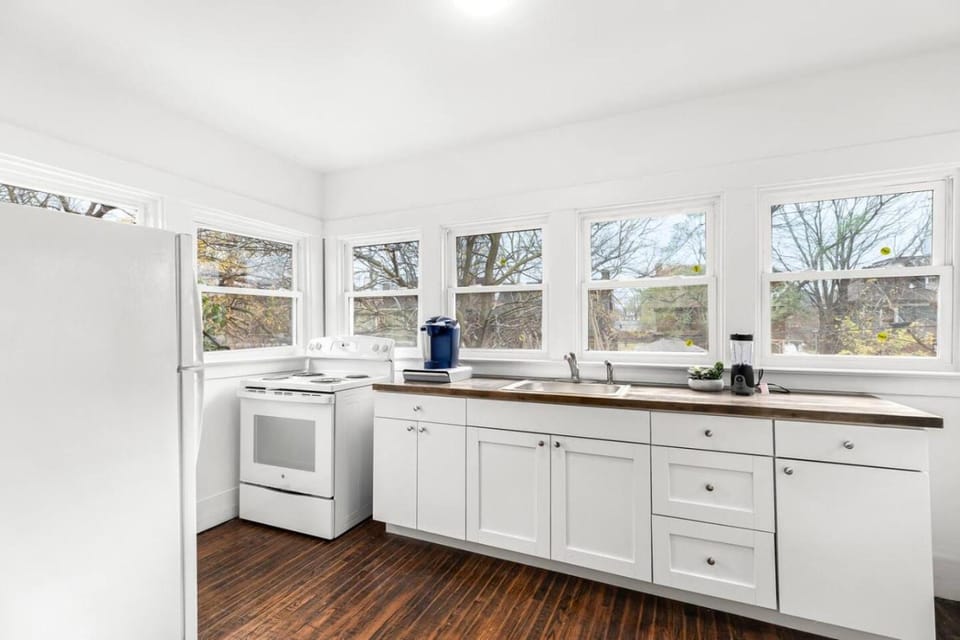 Luxury Holbrook Apartment Apartment in Detroit