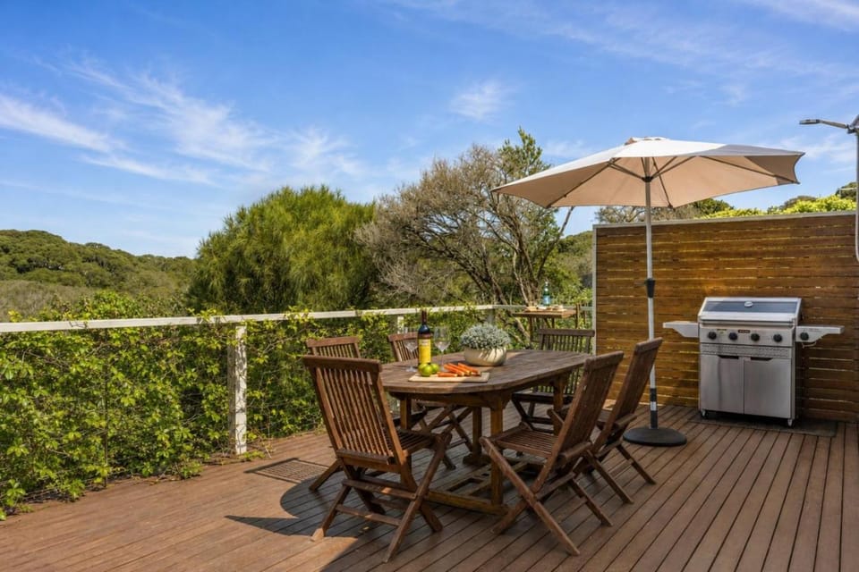 Patio, Spring, Day, Natural landscape, BBQ facilities, View (from property/room), Balcony/Terrace, Dining area
