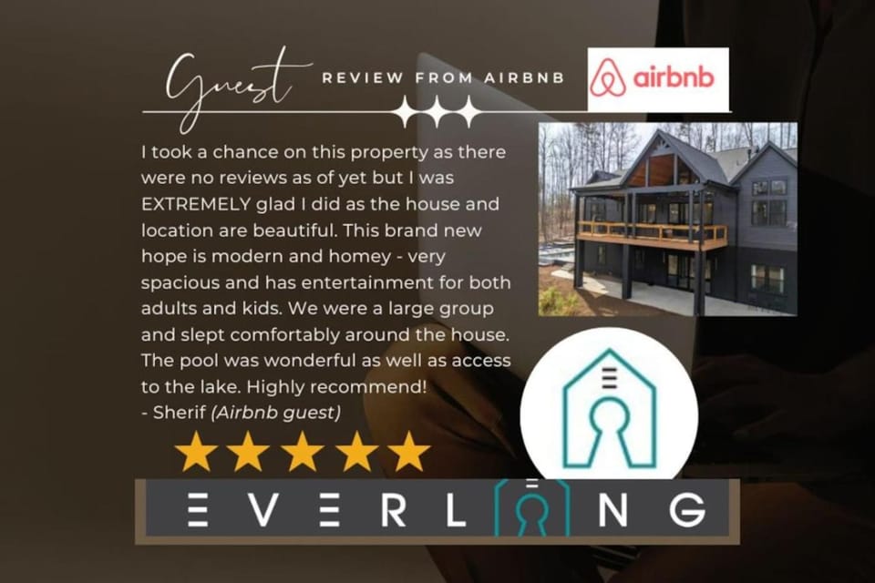 Luxury Lakefront Escape Pool Poker Hot Tub Fire Pit House in Mooresville