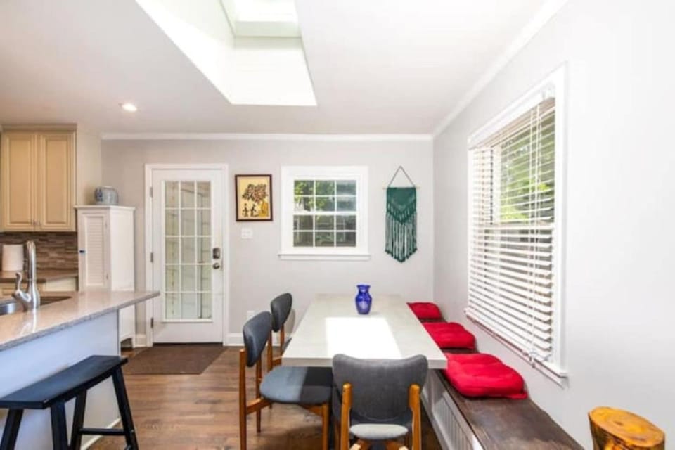 3BR - South End - Oasis -Firepit House in Charlotte