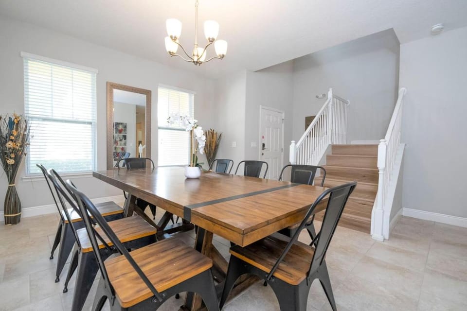 5 Bedrooms, Pool and Resort House in Four Corners