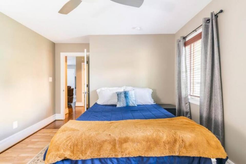 2 Bed Stay with Updated Bath and Kitchen House in Charlotte