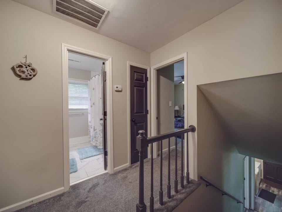 4 BR South Charlotte Getaway Min to Everything House in Matthews