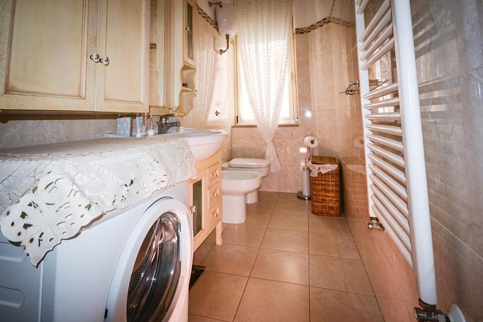 Bathroom, washing machine