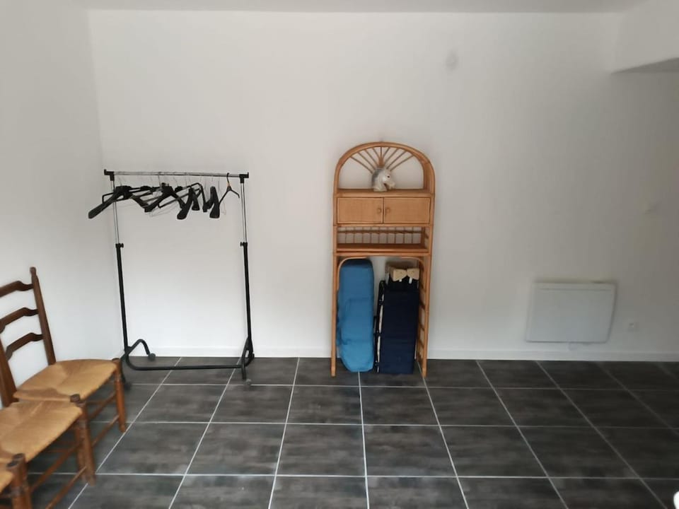 Appartement 3 chambre 4 lits doubles dans les Gorges de la Sioule proche rivière Apartment in Auvergne-Rhône-Alpes