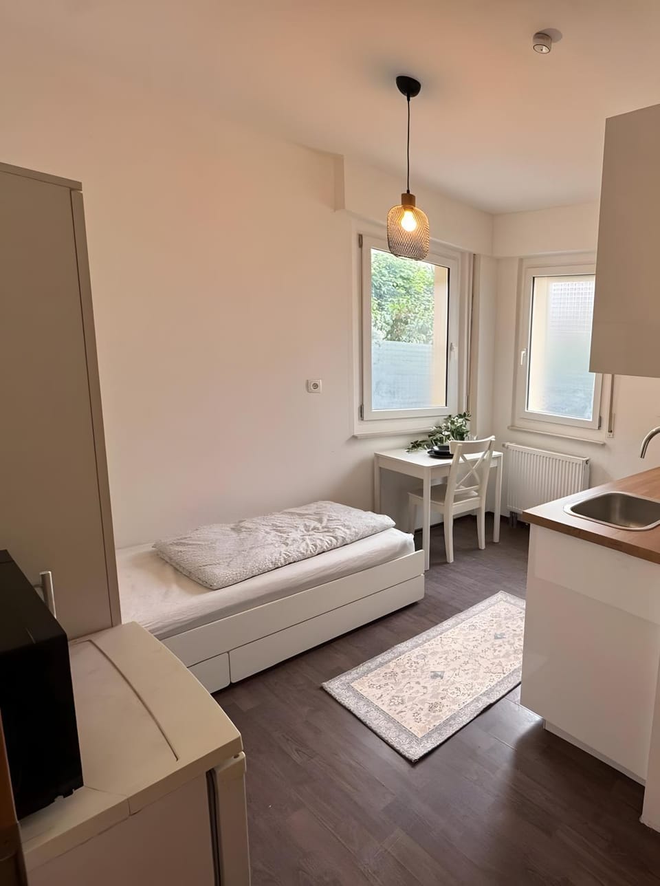 Property building, Living room, Bedroom