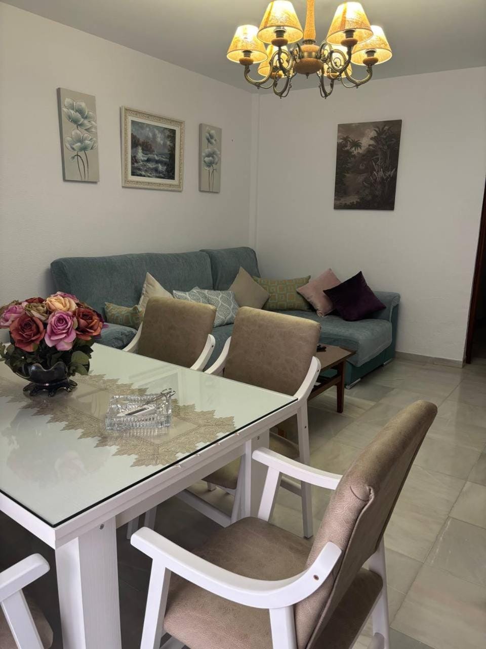 Communal lounge/ TV room