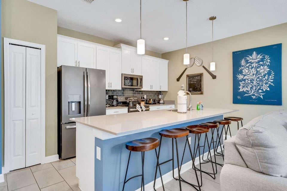 4 Bedroom Family Villa with Private Pool House in Four Corners