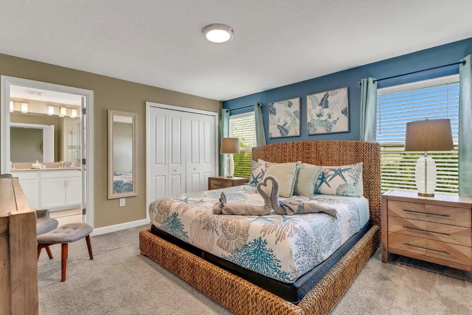4 Bedroom Family Villa with Private Pool House in Four Corners