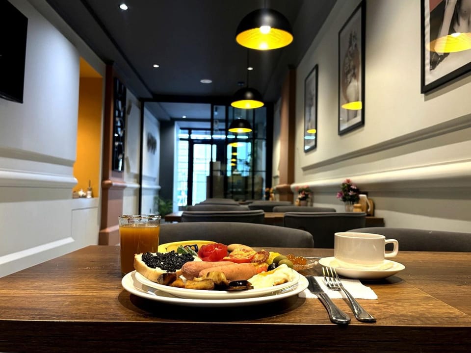 Food and drinks, Food, Breakfast