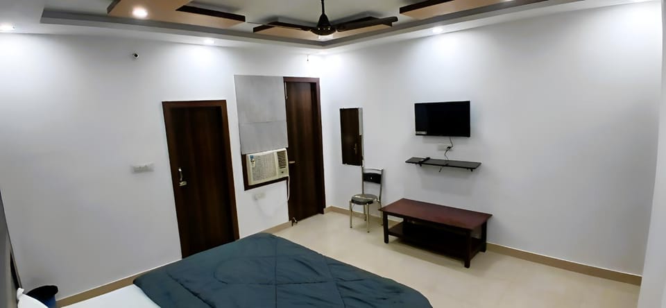 TV and multimedia, Bedroom, air conditioner