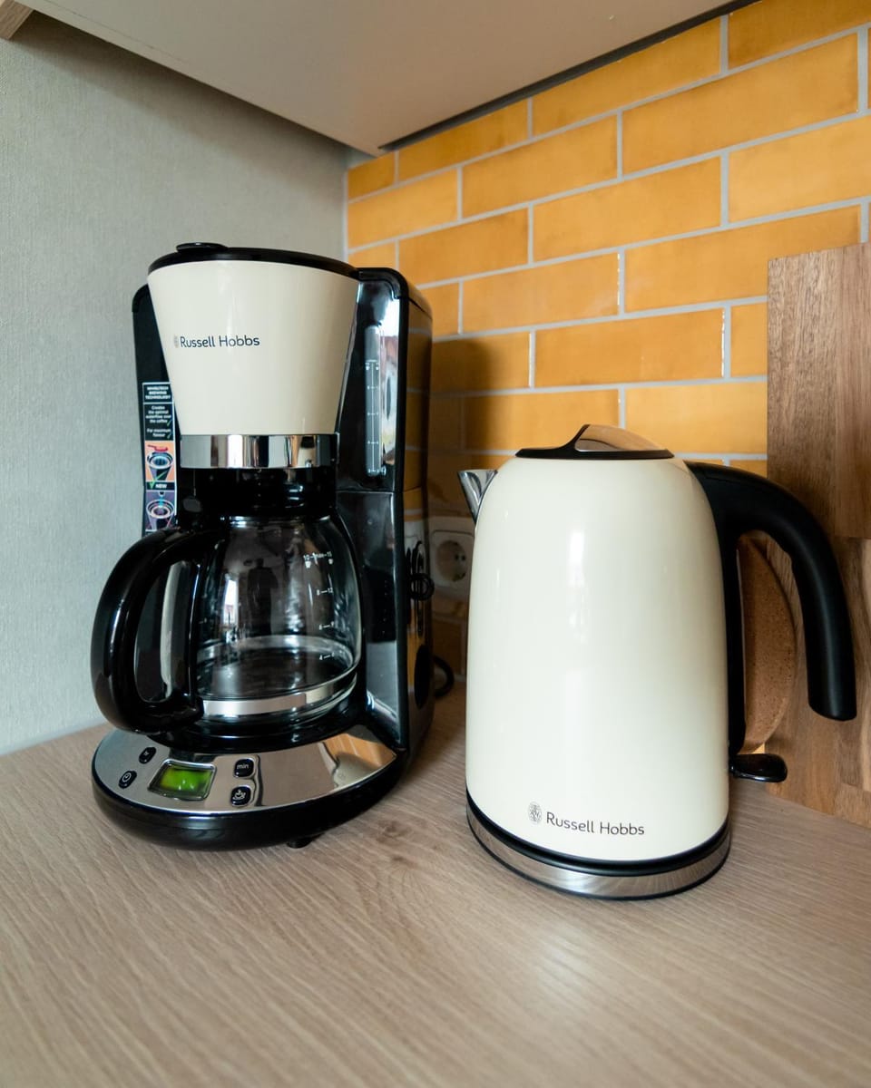 Coffee/tea facilities, Kitchen or kitchenette