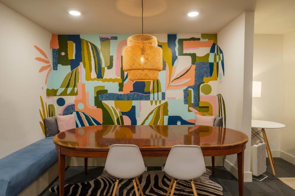 Gaston Noir by Lucky Savannah Apartment in Savannah
