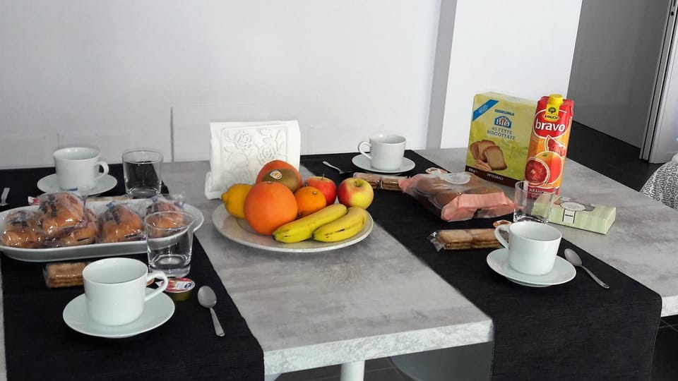 Food and drinks, Italian breakfast