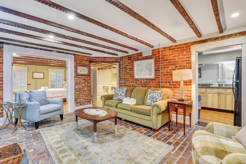 Southern Belle Garden by Lucky Savannah Apartment in Savannah