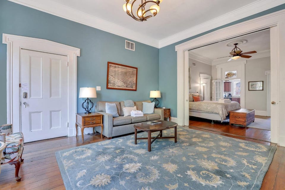 Southern Belle Parlor by Lucky Savannah Apartment in Savannah