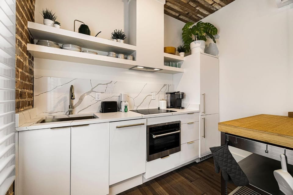 Gaston Haus by Lucky Savannah Apartment in Savannah