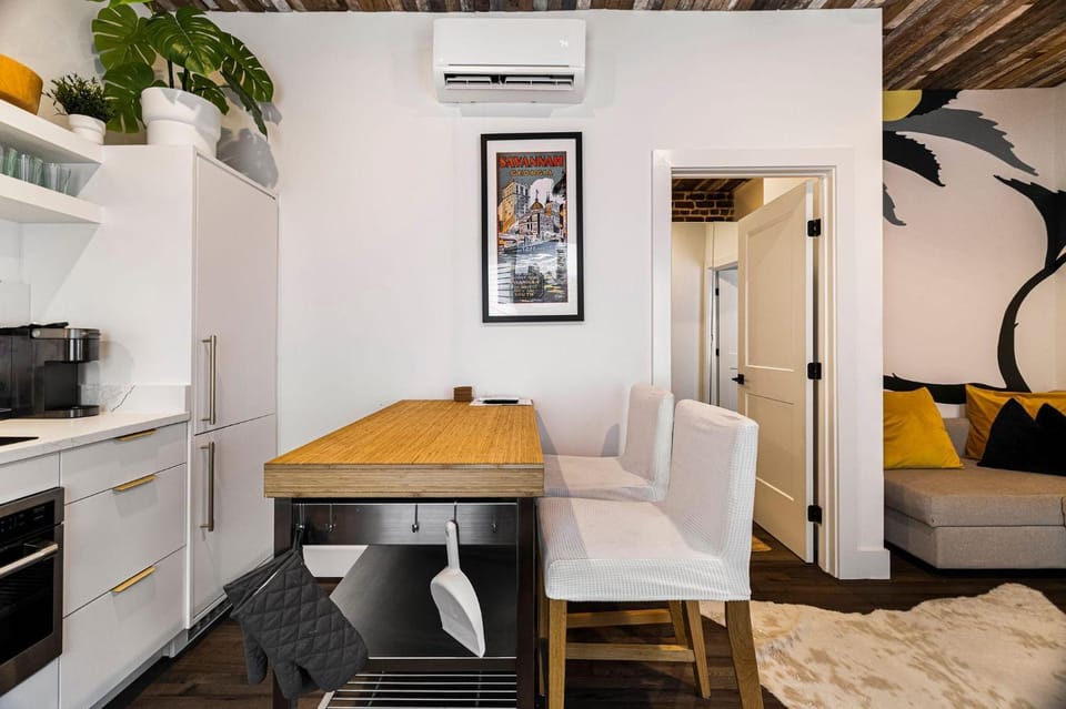 Gaston Haus by Lucky Savannah Apartment in Savannah