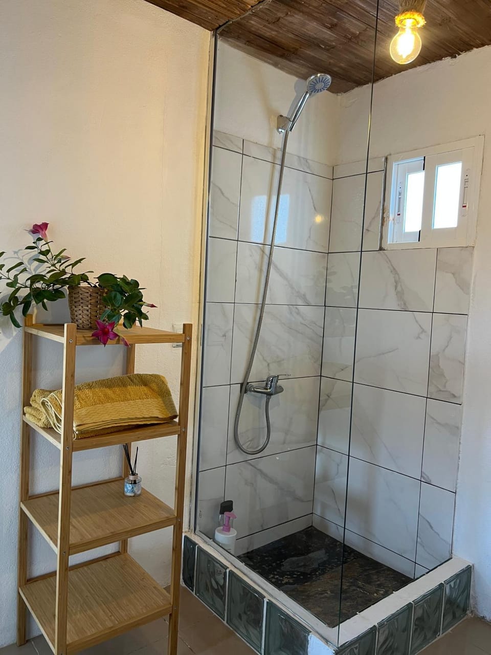 Shower, Bathroom, towels