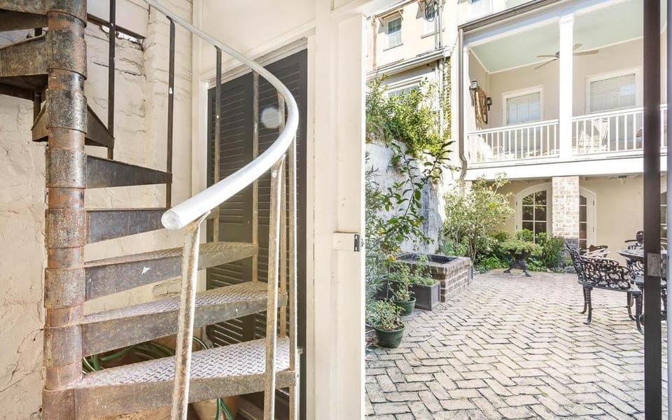 Bird's Nest Carriage House by Lucky Savannah House in Savannah