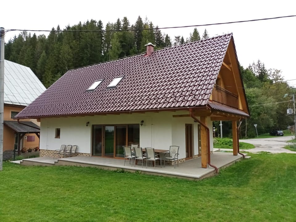 Property building, Day, Garden
