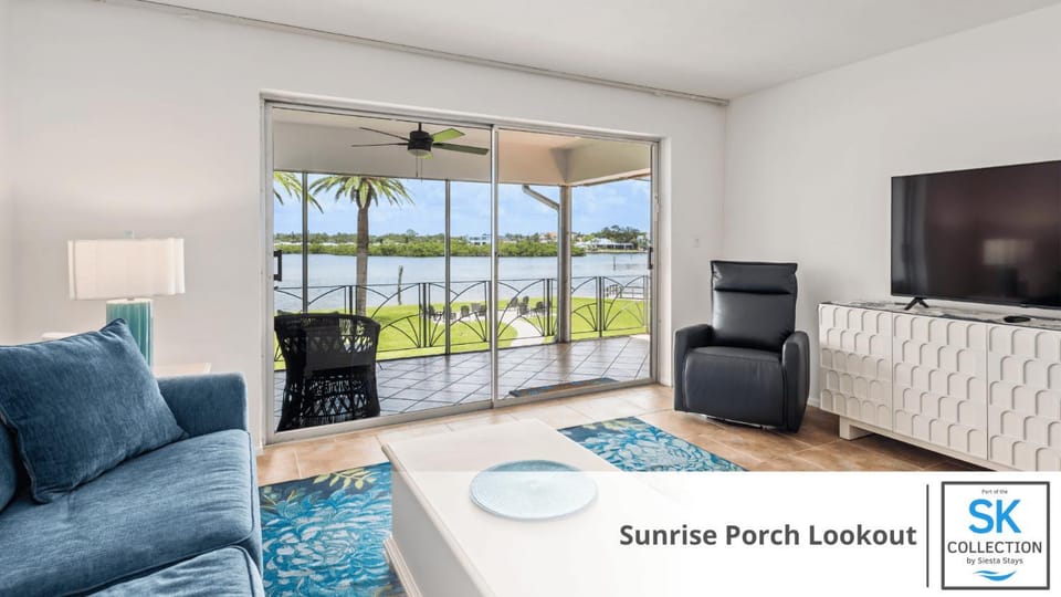 TV and multimedia, View (from property/room), Balcony/Terrace, Living room, Seating area, Sea view