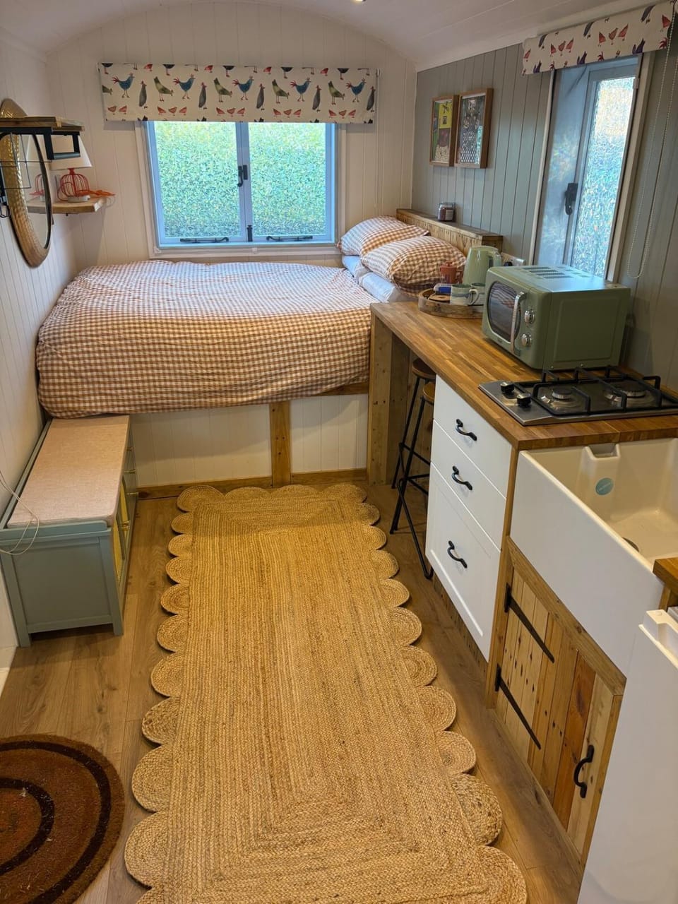 Shepherds hut in Holywell Cambridgeshire Apartment in South Cambridgeshire District