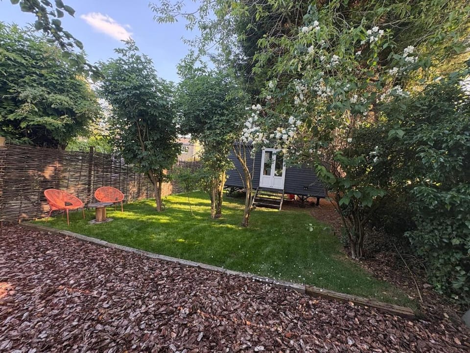 Shepherds hut in Holywell Cambridgeshire Apartment in South Cambridgeshire District