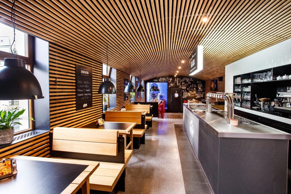 Restaurant/places to eat, Day, Lounge or bar